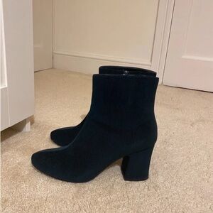 Chic Black Heeled Boots
